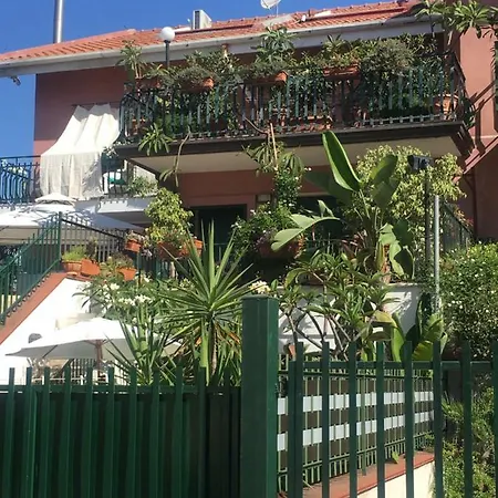 Monolocale The Lair Apartment Giardini Naxos